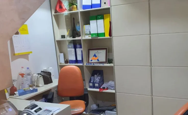 Tirane, shitet ambjent biznesi Kati 0, 20 m² (RR E KAVAJES)