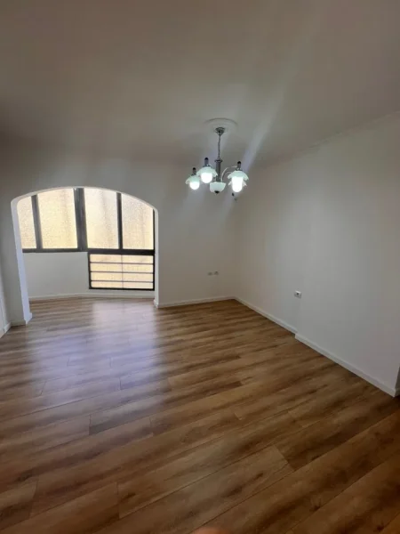 Tirane, shitet apartament 2+1+Aneks+Ballkon Kati 5, 81 m² 165.000 € (Fusha e Aviacionit)