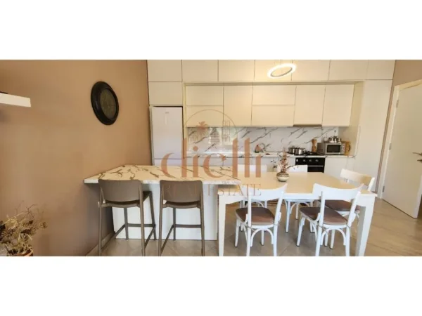 Tirane, jepet me qera apartament 2+1 Kati 4, 100 m² 650 € 