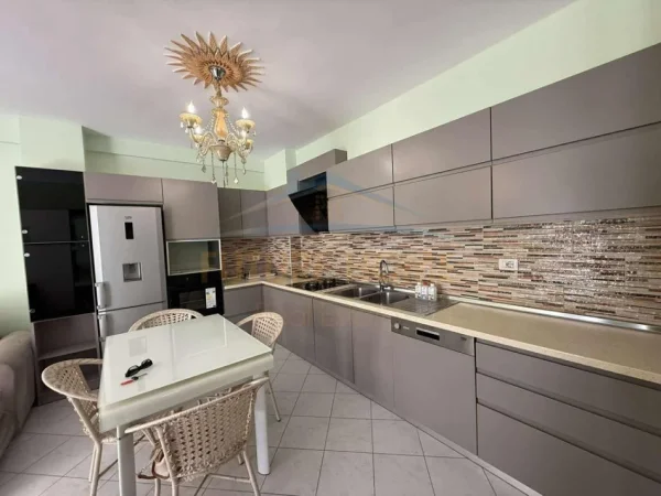 Tirane, shitet apartament 1+1+Ballkon Kati 5, 84 m² 127.000 € (Misto Mame, Tiranë)