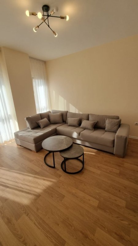 Jepet me Qira Super Apartament 1+1 i ri, i mobiluar tek Zogu i Zi,  Kati 8, 70 m² 700 €URO