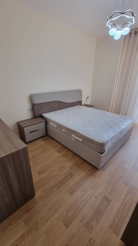 Jepet me Qira Super Apartament 1+1 i ri, i mobiluar tek Zogu i Zi,  Kati 8, 70 m² 700 €URO