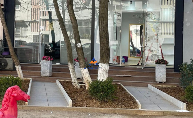 Tirane, shitet ambjent biznesi Kati 0, 76 m² 345.000 € (MYSLYM SHYRI)