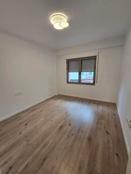 Tirane, shitet apartament 1+1+Aneks+Ballkon Kati 5, 73 m² 218.000 € (Kompleksi Delijorgji)