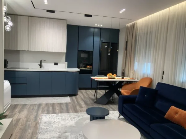 Tirane, shitet apartament 2+1 Kati 5, 300.000 € 