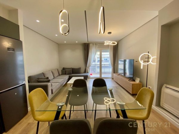 Tirane, jepet me qera apartament 2+1 Kati 5, 113 m² 1.100 € (KOMUNEN E PARISIT)