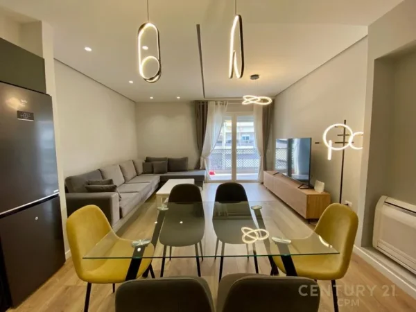 Tirane, jepet me qera apartament 2+1 Kati 5, 113 m² 1.100 € (KOMUNEN E PARISIT)