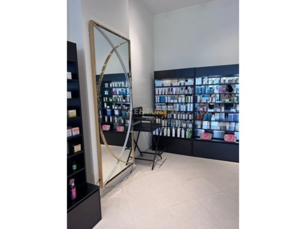 Tirane, jepet me qera ambjent biznesi Kati 0, 70 m² 1.100 € (Vila L 1)