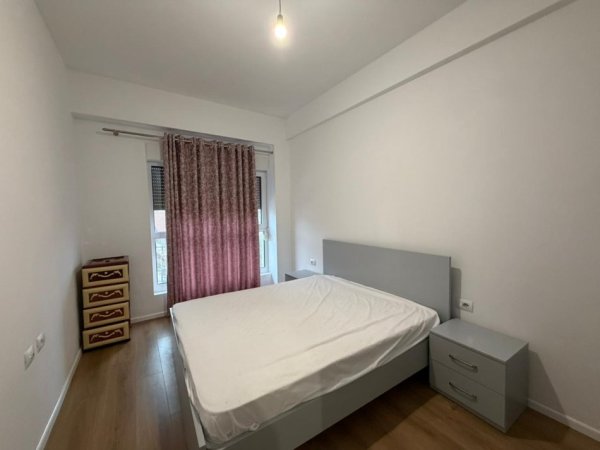 Tirane, jepet me qera apartament 1+1 Kati 3, 60 m² 450 € (Ali Demi)