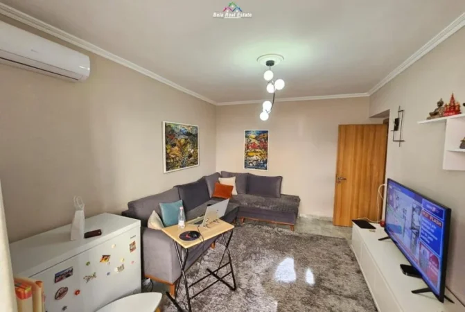 Tirane, jepet me qera apartament 1+1 Kati 2, 60 m² 450 € (Rruga Bardhyl)