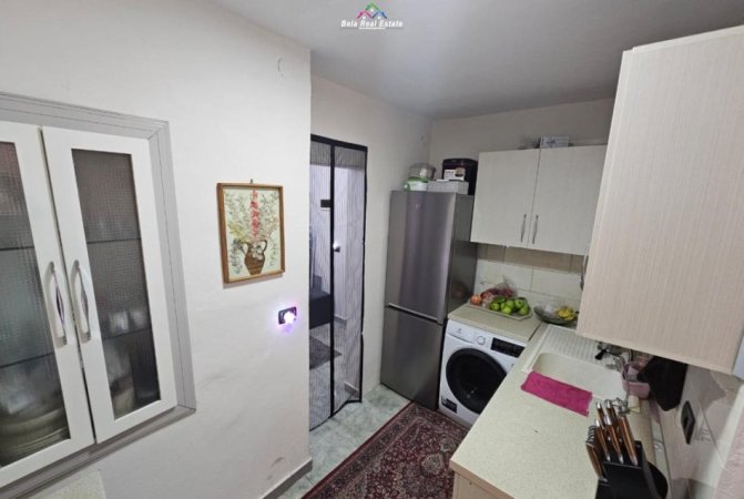 Tirane, jepet me qera apartament 1+1 Kati 2, 60 m² 500 € (Rruga Bardhyl)