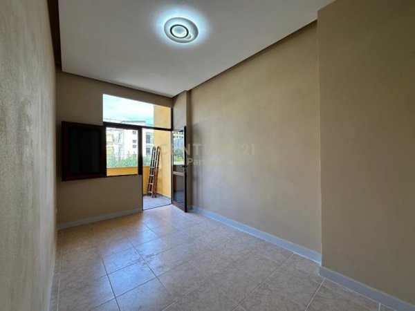 Durres, shitet apartament 2+1 Kati 1, 115 m² 120.000 € (Plazh , Durres)