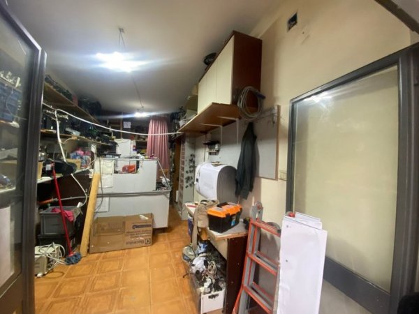 Tirane, jepet me qera magazine Kati 0, 29 m² 400 € (Komuna e Parisit , Prane Kika 2)