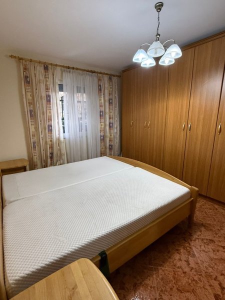 Tirane, jepet me qera apartament 2+1 , 78 m² 600 € (Rruga Zonje Curre)