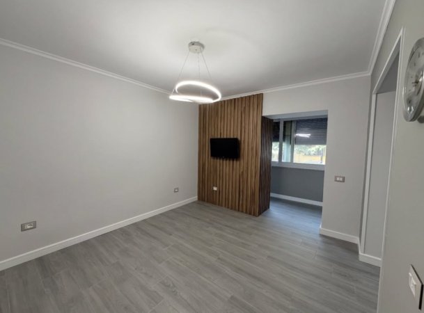 Tirane, jepet me qera apartament Kati 1, 60 m² 550 € 