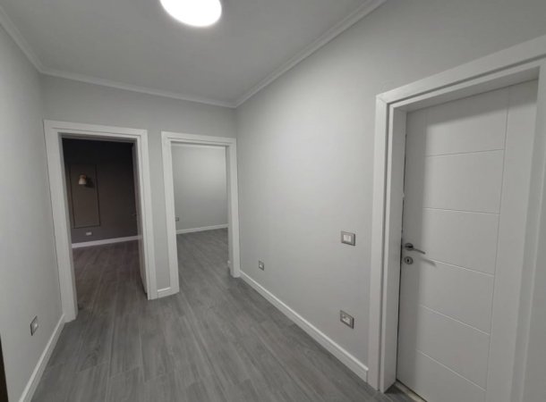 Tirane, jepet me qera apartament Kati 1, 60 m² 550 € 
