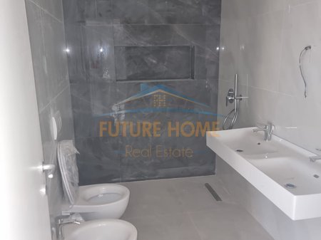 Tirane, jepet me qera apartament 2+1 , 83 m² 1.300 € 