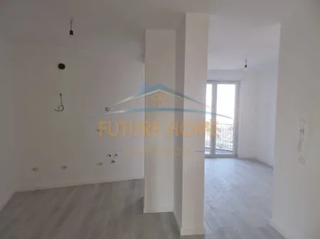 Tirane, jepet me qera apartament 2+1 , 83 m² 1.300 € 