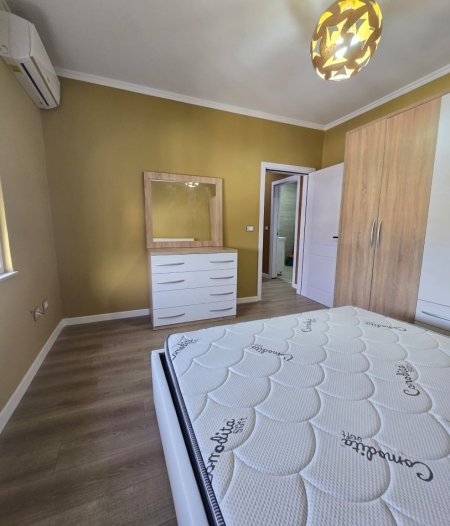 Tirane, jepet me qera apartament 2+1+Ballkon Kati 9, 110 m² 700 € 