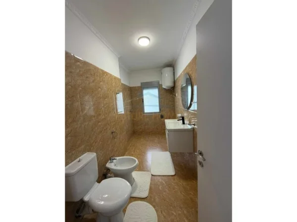 Tirane, shitet apartament 2+1+Ballkon Kati 4, 101 m² 173.000 € (Unaza e Re)