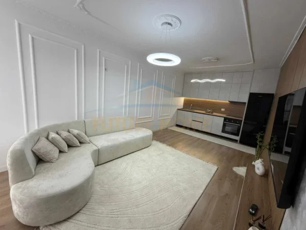 Tirane, shitet apartament 2+1+Ballkon Kati 4, 101 m² 173.000 € (Unaza e Re)
