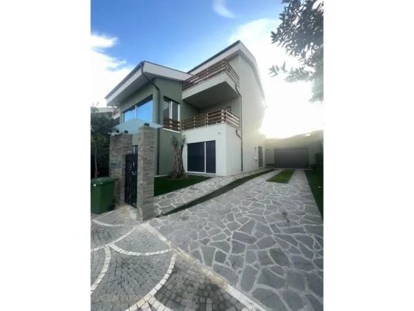 Tirane, shitet Vile 3 Katshe Kati 3, 600 m² 1.500.000 € (Long Hill Residenc)