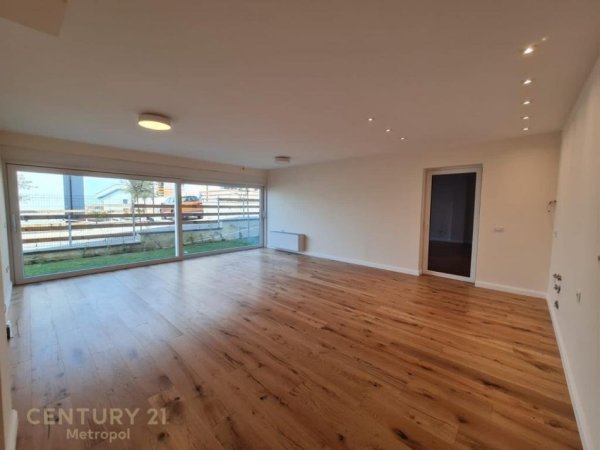 Tirane, shitet Vile 3 Katshe Kati 3, 600 m² 1.500.000 € (Long Hill Residenc)