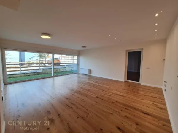 Tirane, shitet Vile 3 Katshe Kati 3, 600 m² 1.500.000 € (Long Hill Residenc)