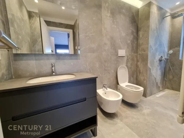 Tirane, shitet Vile 3 Katshe Kati 3, 600 m² 1.500.000 € (Long Hill Residenc)