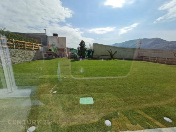 Tirane, shitet Vile 3 Katshe Kati 3, 600 m² 1.500.000 € (Long Hill Residenc)