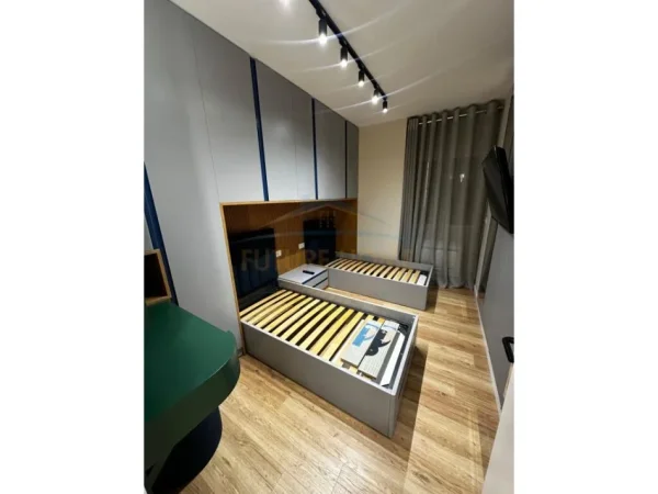 Tirane, jepet me qera apartament 2+1+Ballkon Kati 2, 105 m² 11.000 € 