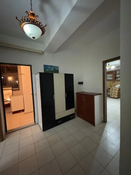 Tirane, shitet apartament 1+1+Ballkon Kati 1, 78 m² 95.000 €