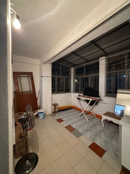 Tirane, shitet apartament 1+1+Ballkon Kati 1, 78 m² 96.000 € 