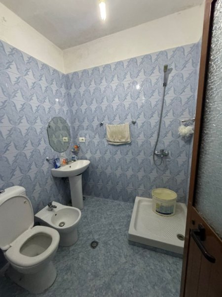 Tirane, shitet apartament 1+1+Ballkon Kati 1, 78 m² 96.000 € 