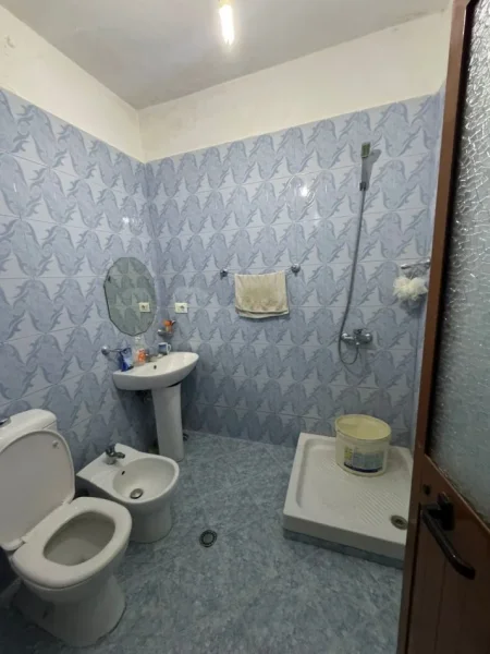 Tirane, shitet apartament 1+1+Ballkon Kati 1, 78 m² 95.000 €