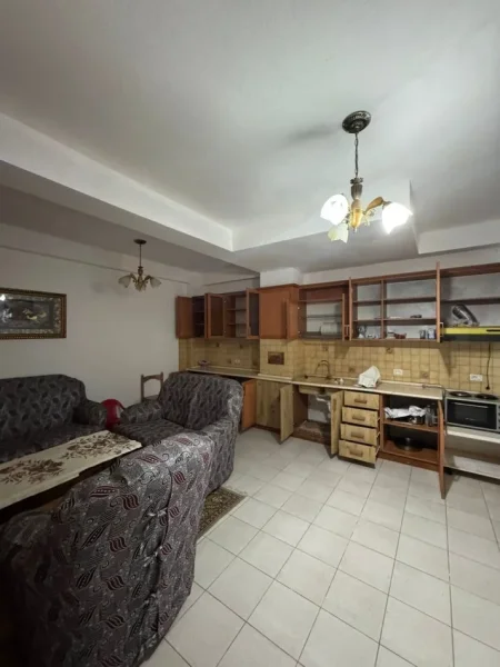 Tirane, shitet apartament 1+1+Ballkon Kati 1, 78 m² 95.000 €