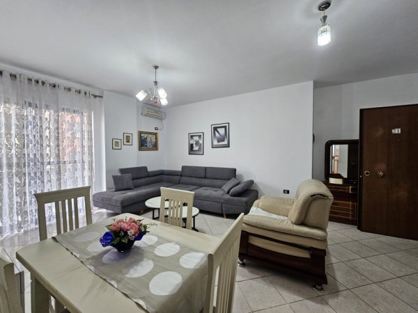 Tirane, jepet me qera apartament 2+1+Ballkon Kati 6, 95 m² 500 € Pranë Bar Bohem, Astir, Tiranë