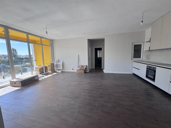 Tirane, jepet me qera apartament 2+1+Ballkon Kati 2, 125 m² 650 € (BULEVARDI I RI)