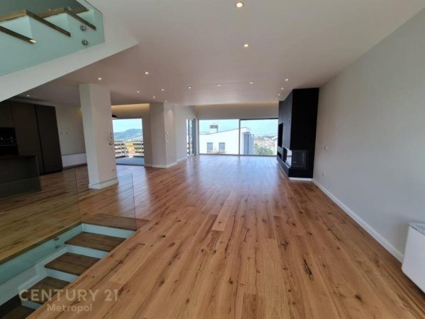 Tirane, shes Vile 3 Katshe Kati 3, 600 m² 1.500.000 € (Long Hill)