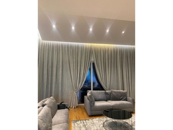 Tirane, shes Vile 3 Katshe Kati 3, 600 m² 1.500.000 € (Long Hill)