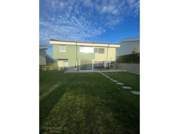 Tirane, shes Vile 3 Katshe Kati 3, 600 m² 1.500.000 € (Long Hill)