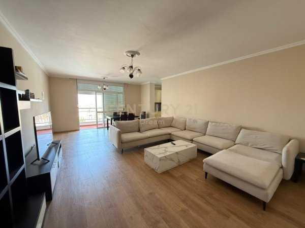 Tirane, shitet apartament 3+1+Ballkon Kati 11, 156 m² 425.000 € (ish Ekspozita)