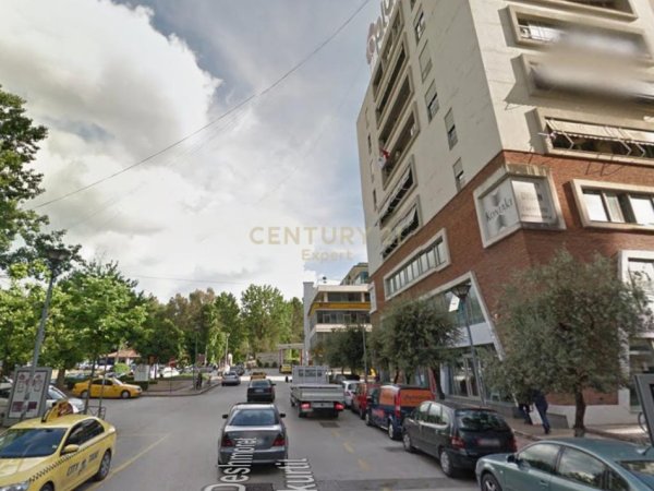 Tirane, shes apartament 2+1+Aneks+Ballkon Kati 5, 116 m² 650.000 € (Garda)