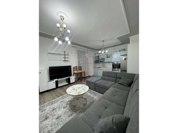 Tirane, jepet me qera apartament 2+1 Kati 6, 75 m² 550 € (BULEVARDI I RI)