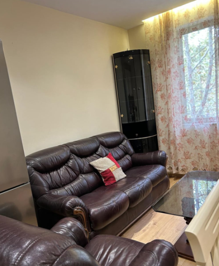 Tirane, jepet me qera apartament 2+1 Kati 4, 85 m² 550 € (Bulevardi Bajram Curri)