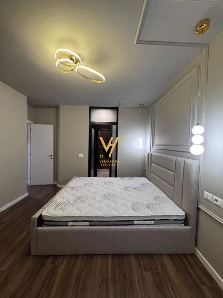 Tirane, shitet apartament 2+1+Ballkon Kati 10, 112 m² 285.000 € (KOMUNA E PARISIT)