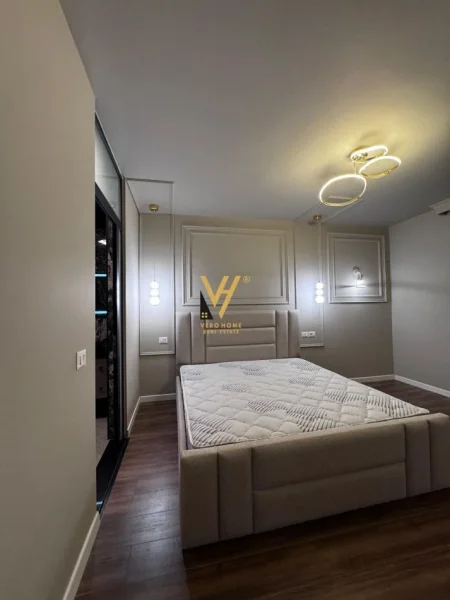 Tirane, shitet apartament 2+1+Ballkon Kati 10, 112 m² 285.000 € (KOMUNA E PARISIT)