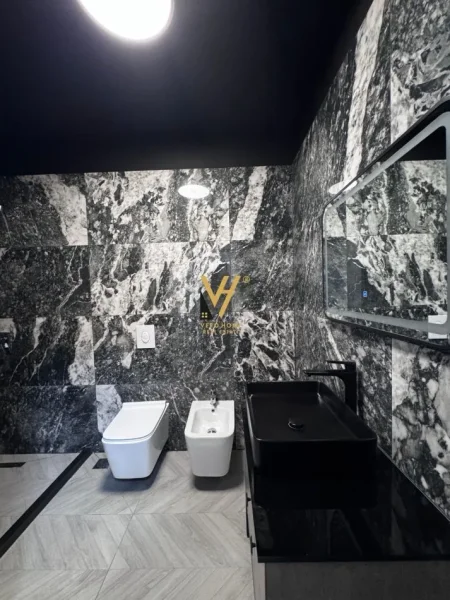 Tirane, shitet apartament 2+1+Ballkon Kati 10, 112 m² 285.000 € (KOMUNA E PARISIT)