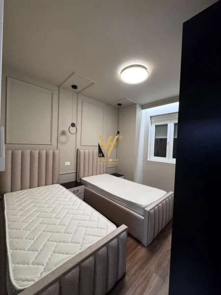 Tirane, shitet apartament 2+1+Ballkon Kati 10, 112 m² 285.000 € (KOMUNA E PARISIT)