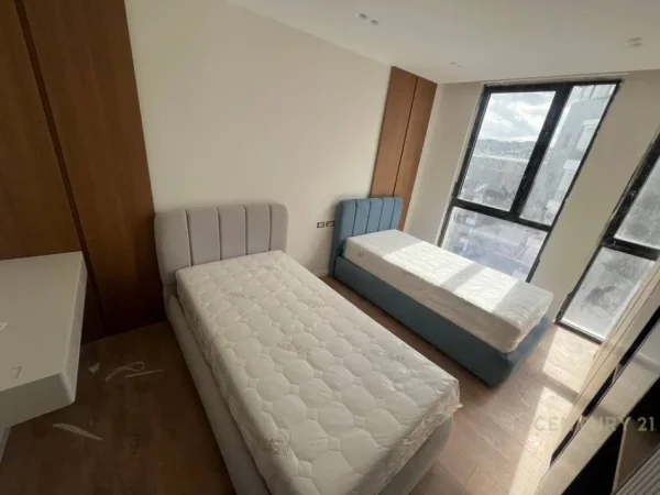 Tirane, shes apartament 2+1+Aneks+Ballkon Kati 5, 104 m² 300.000 € 